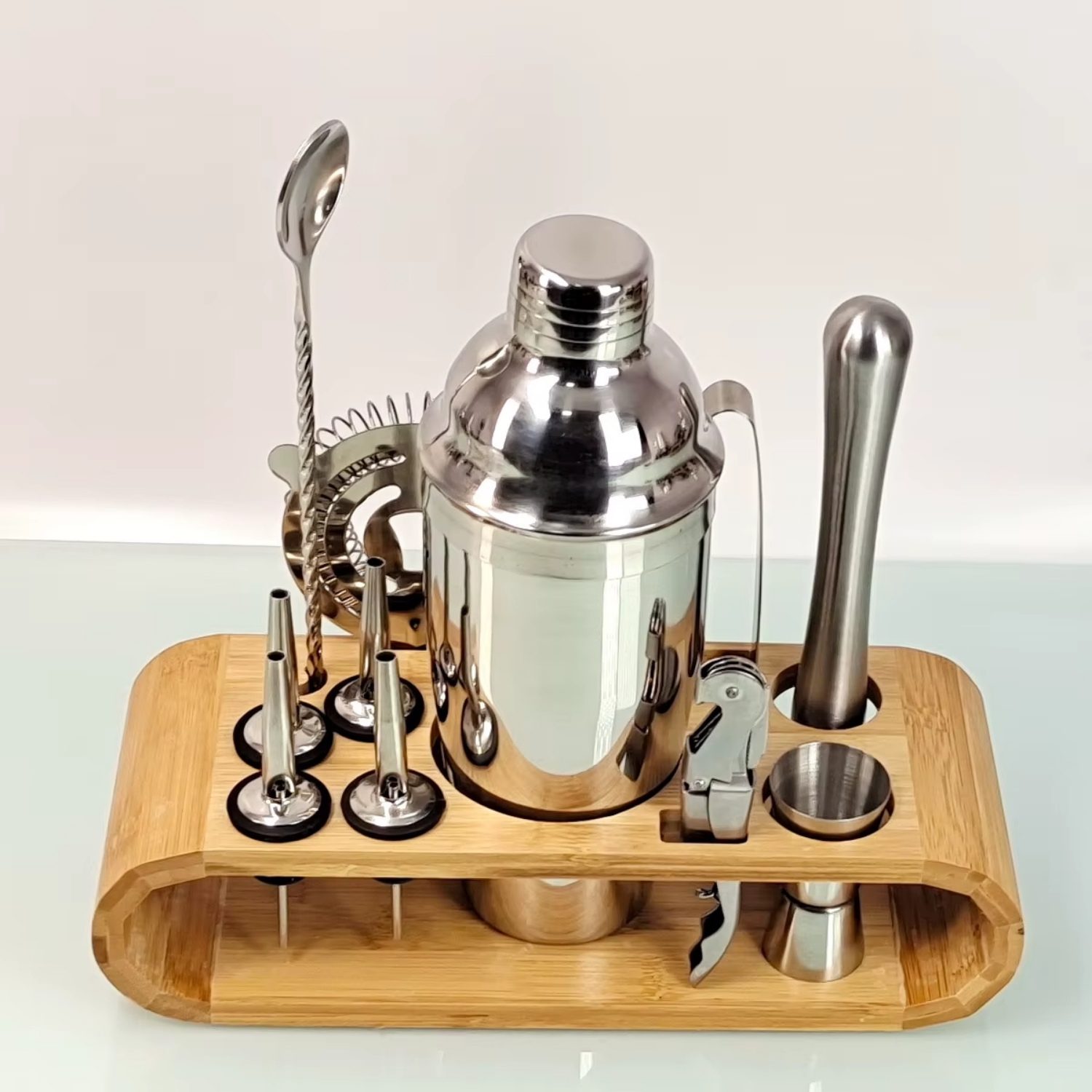 Set Coctelero Acero Inoxidable 12 pzs con Soporte de Bambú C12